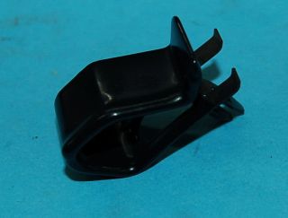 MWWC MAX WEDGE VINYL COATED WIRE HARNESS CLIP