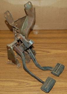 CPA-F 1976-89 F/M/J-BODY CLUTCH/BRAKE PEDAL ASSEMBLY GOOD USED