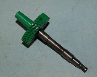 SP39U SPEEDOMETER PINION GEAR 1966 & UP 39 TOOTH/GREEN-USED